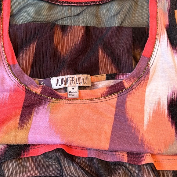 ☘️2/$10☘️Jennifer Lopez cute top medium very tiny pin hole bottom back shown - Picture 7 of 8